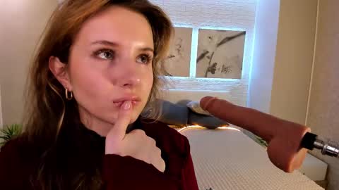 Snapshot of bettyrouse chatting on November 23, 2025, 8:19 pm Betty online show from November 23, 2025, 8:19 pm