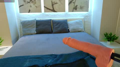 Snapshot of bettyrouse chatting on May 9, 2026, 8:36 pm Betty online show from May 9, 2026, 8:36 pm