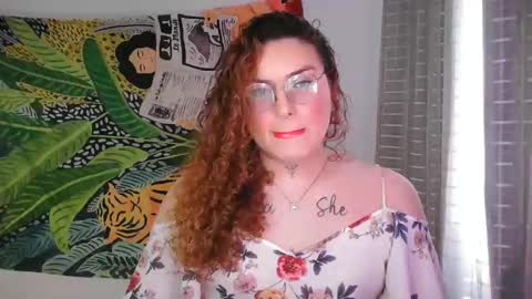 bettytaylor23 online show from November 24, 2025, 7:35 pm