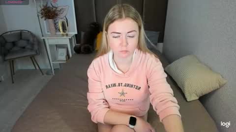 Mila Sweet online show from November 18, 2025, 5:12 am