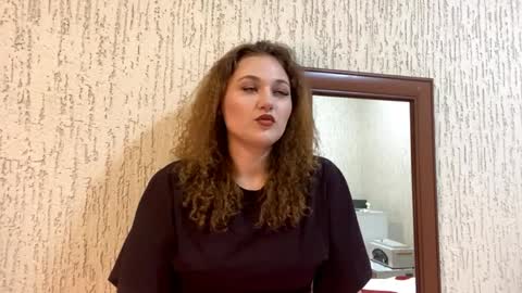 Sophie online show from April 4, 2026, 8:34 am