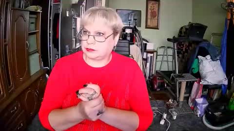 BeverlyQCynia online show from November 9, 2025, 12:03 pm