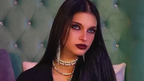 Beverly online show from November 4, 2025, 6:07 pm