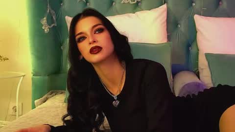 Beverly online show from December 21, 2025, 6:20 am