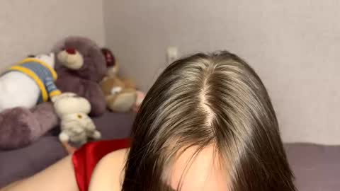 Bella online show from April 15, 2026, 8:42 pm