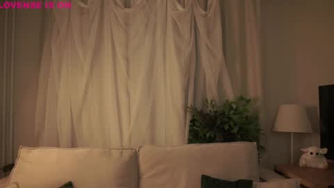 Eliz online show from February 7, 2026, 1:20 am