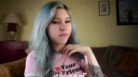 Snapshot of bezuya chatting on June 17, 2026, 2:36 am Eliz online show from June 17, 2026, 2:36 am