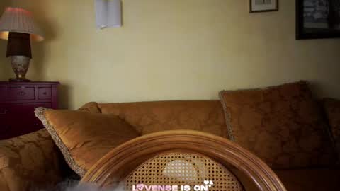 Snapshot of bezuya chatting on June 25, 2026, 2:33 am Eliz online show from June 25, 2026, 2:33 am