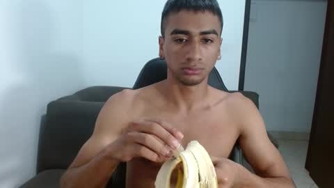 Snapshot of bfernando_05 chatting on January 14, 2025, 3:01 am BAYRON online show from January 14, 2025, 3:01 am