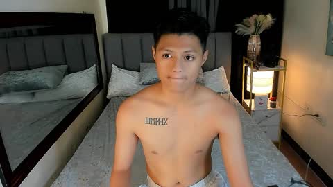 bhillrhey121103 online show from December 16, 2025, 11:48 am