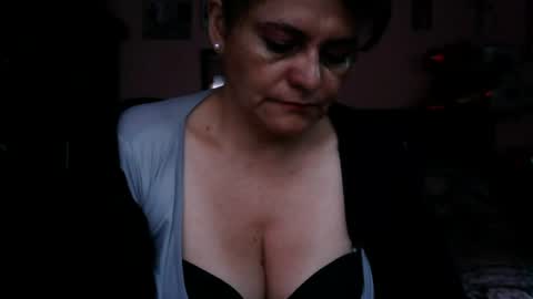 Snapshot of biancasteel chatting on May 15, 2026, 12:01 pm biancasteel online show from May 15, 2026, 12:01 pm