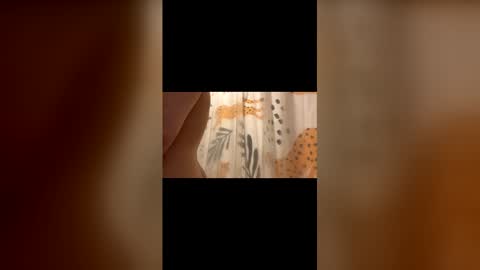 Ellie  online show from January 15, 2026, 5:12 am