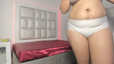 bibiana_js_ online show from November 4, 2025, 12:04 pm