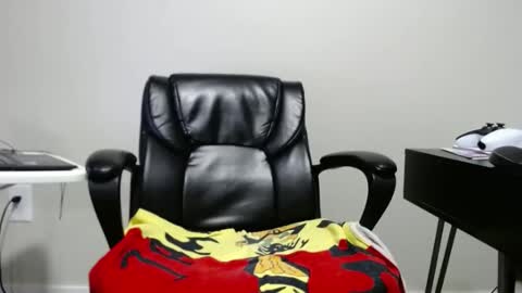 Snapshot of big6incheragain chatting on February 10, 2025, 1:35 am big6incheragain online show from February 10, 2025, 1:35 am