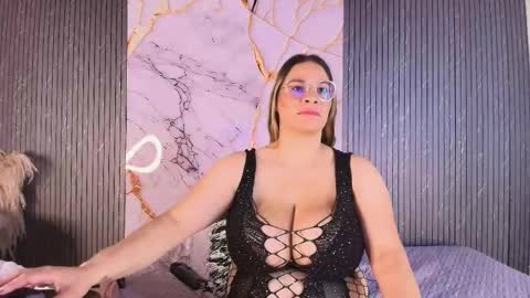 Tell me Sophia  online show from February 25, 2026, 8:40 pm