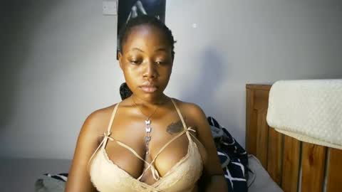 bigass001_ online show from November 26, 2025, 5:25 pm