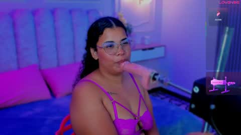 Snapshot of bigass__brunette chatting on July 25, 2026, 4:32 am ZOE online show from July 25, 2026, 4:32 am