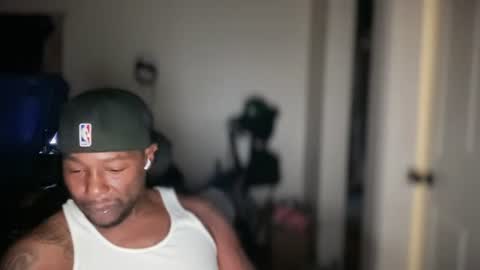 Snapshot of bigbackwoodcali chatting on June 19, 2026, 9:35 am bigbackwoodcali online show from June 19, 2026, 9:35 am