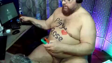 BigBear4Cuddles online show from April 28, 2026, 2:27 am