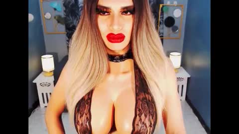 Loraine Cruz online show from March 24, 2026, 11:32 pm