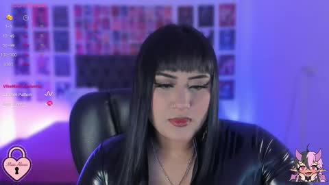 Snapshot of bigboobs_cloe chatting on October 22, 2025, 4:35 am bigboobs cloe online show from October 22, 2025, 4:35 am