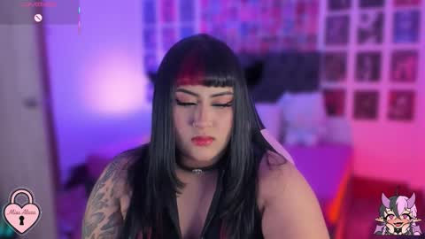 Snapshot of bigboobs_cloe chatting on November 17, 2025, 3:23 am bigboobs cloe online show from November 17, 2025, 3:23 am