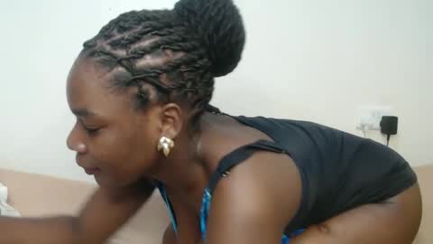 Snapshot of bigboobys123 chatting on December 16, 2025, 4:50 am bigboobys123 online show from December 16, 2025, 4:50 am