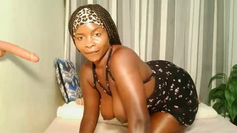 Vee online show from April 13, 2026, 10:48 pm