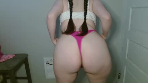 Snapshot of bigbootybunny chatting on November 18, 2025, 1:15 pm Isabella online show from November 18, 2025, 1:15 pm