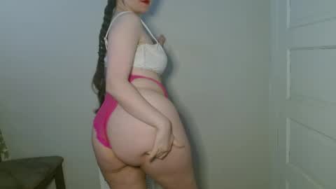 Snapshot of bigbootybunny chatting on December 1, 2025, 3:50 pm Isabella online show from December 1, 2025, 3:50 pm