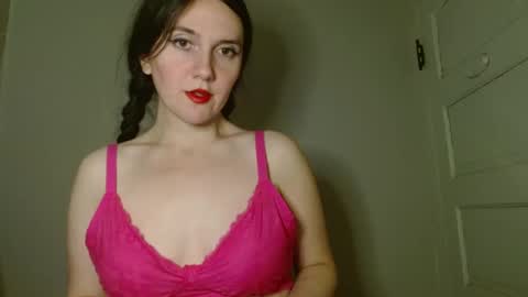 Isabella online show from December 20, 2025, 7:04 am