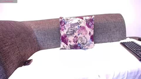 Snapshot of bigbootymommyy chatting on December 17, 2025, 9:21 pm bigbootymommyy online show from December 17, 2025, 9:21 pm