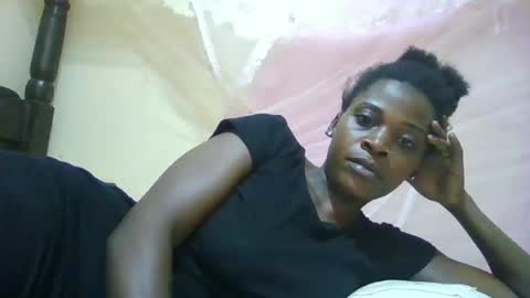 Snapshot of bigclit_bae22 chatting on June 13, 2026, 1:09 pm bigclit_bae22 online show from June 13, 2026, 1:09 pm