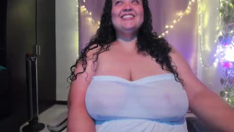 Cloe   online show from April 28, 2026, 4:06 am