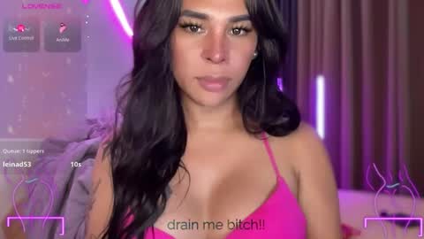 queen amanda online show from February 4, 2026, 6:03 pm