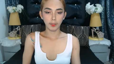 HOLLY online show from July 29, 2026, 10:57 am