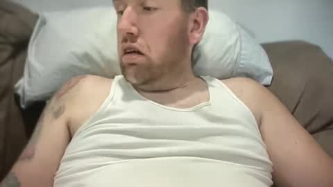 bigcocksuckingslut online show from December 31, 2024, 7:40 pm