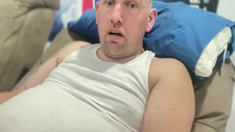 bigcocksuckingslut online show from April 12, 2026, 6:24 pm