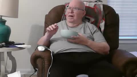 Craig online show from October 4, 2025, 12:03 pm