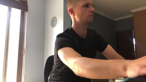 Snapshot of bigdickbarry93 chatting on November 2, 2025, 7:11 am BigWilly93 online show from November 2, 2025, 7:11 am