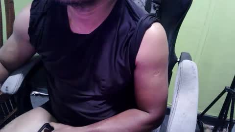 Snapshot of bigdickguyaux chatting on April 2, 2026, 4:04 pm bigdickguyaux online show from April 2, 2026, 4:04 pm