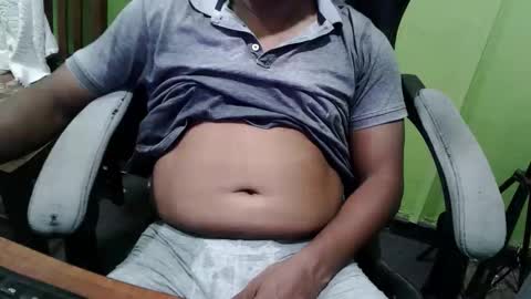 Snapshot of bigdickguyaux chatting on April 5, 2026, 8:17 pm bigdickguyaux online show from April 5, 2026, 8:17 pm