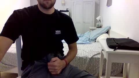 Snapshot of biggbaguette1 chatting on October 7, 2025, 2:47 pm biggbaguette1 online show from October 7, 2025, 2:47 pm