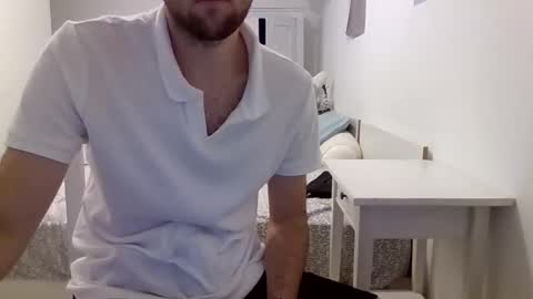 Snapshot of biggbaguette1 chatting on October 9, 2025, 12:03 pm biggbaguette1 online show from October 9, 2025, 12:03 pm