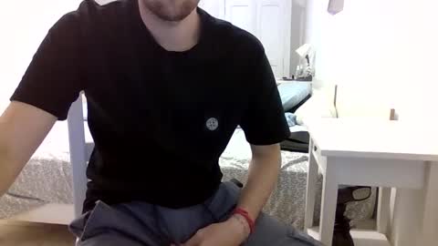 Snapshot of biggbaguette1 chatting on October 13, 2025, 3:34 pm biggbaguette1 online show from October 13, 2025, 3:34 pm