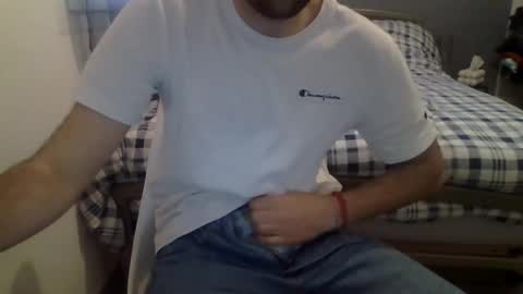 Snapshot of biggbaguette1 chatting on February 5, 2026, 2:11 pm biggbaguette1 online show from February 5, 2026, 2:11 pm