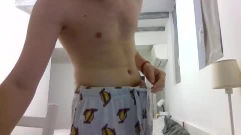 Snapshot of biggbaguette1 chatting on February 8, 2026, 3:48 pm biggbaguette1 online show from February 8, 2026, 3:48 pm