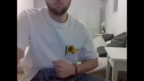 Snapshot of biggbaguette1 chatting on February 12, 2026, 2:12 pm biggbaguette1 online show from February 12, 2026, 2:12 pm