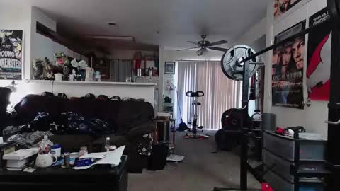 biggerisbetter21 online show from February 26, 2026, 11:37 pm