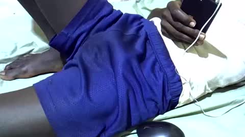 Snapshot of bighorny_dic chatting on December 16, 2025, 4:01 pm bighorny_dic online show from December 16, 2025, 4:01 pm